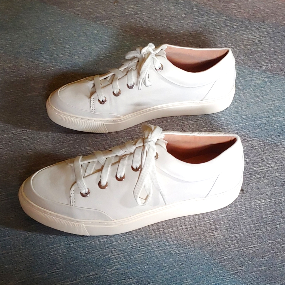 Off white Cougar Leather Sneakers